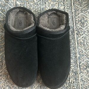 Black Ugg Tasman-style shoes